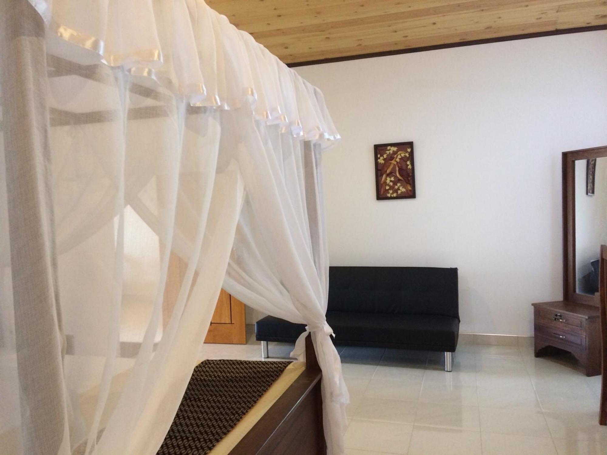 Gg Lodge Мириса Екстериор снимка
