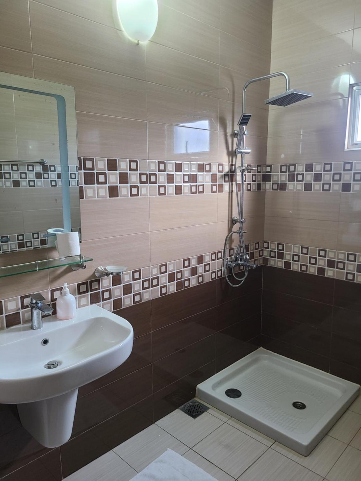 Gg Lodge Мириса Екстериор снимка