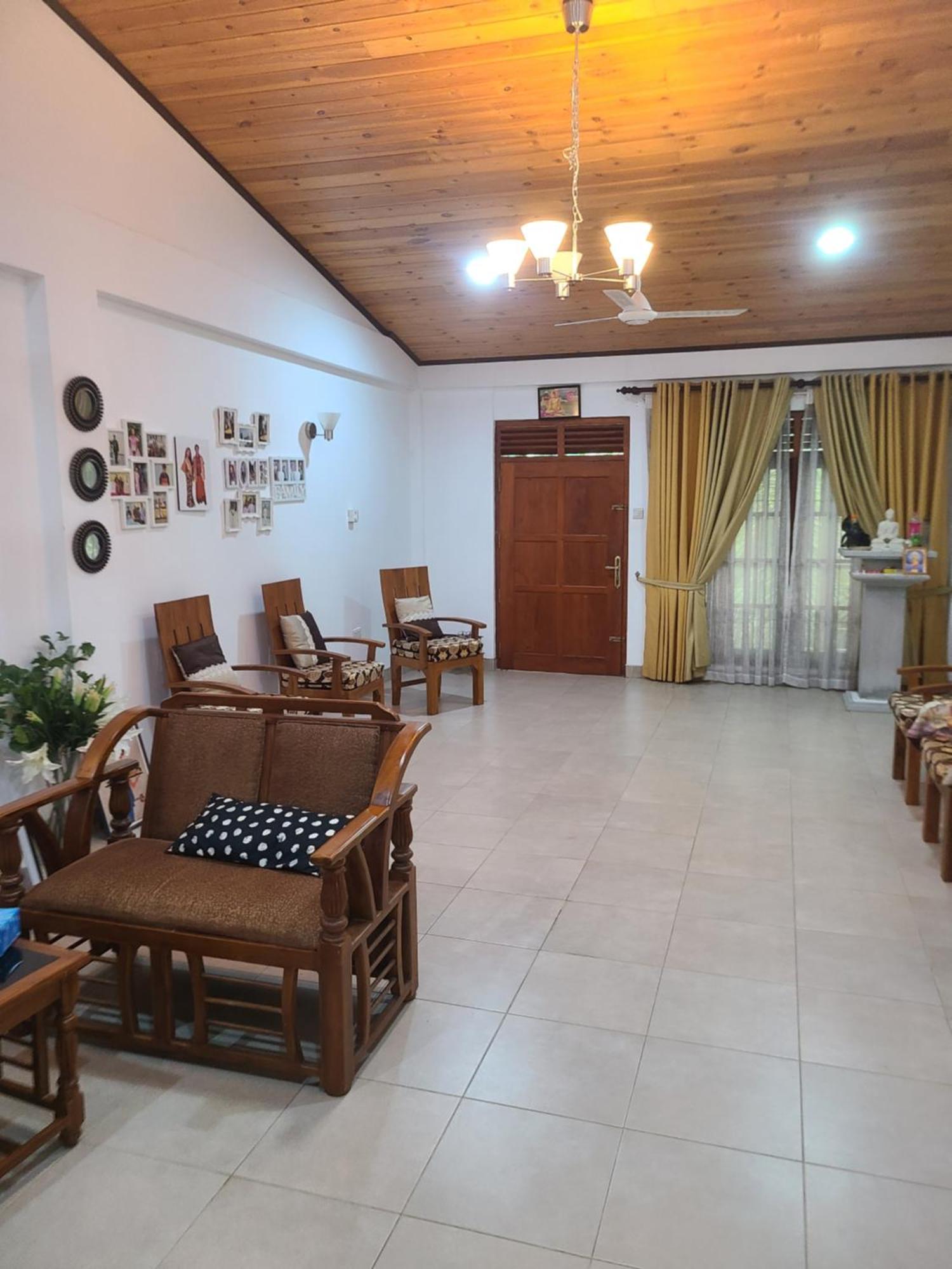 Gg Lodge Мириса Екстериор снимка
